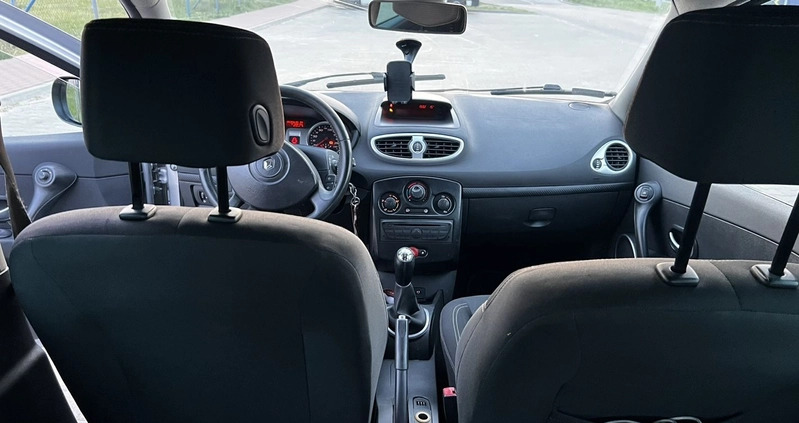 Renault Clio cena 14300 przebieg: 245000, rok produkcji 2009 z Nasielsk małe 301